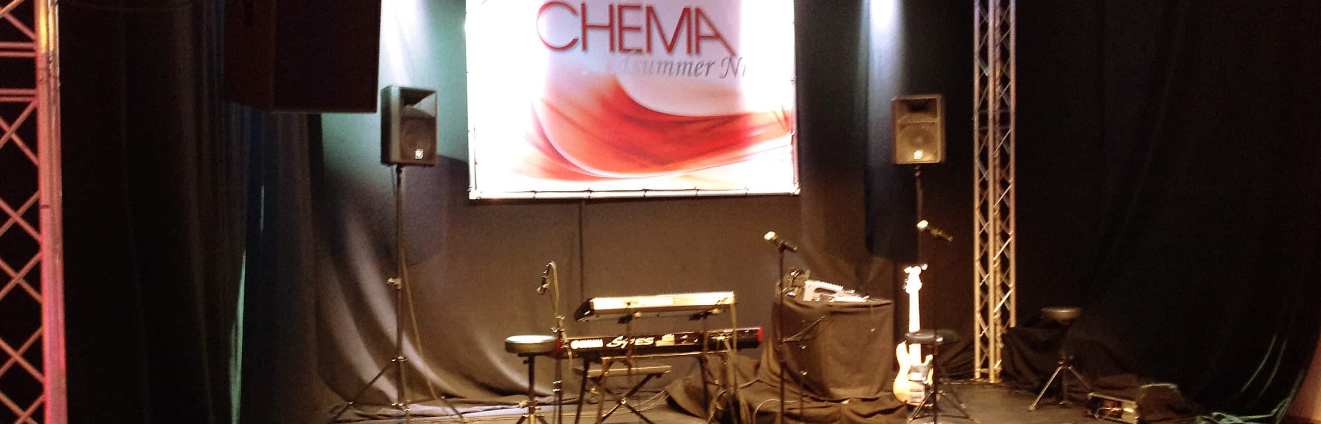 Partyband Liveband Coverband Wiesbaden Hessen Frankfurt Rhein Main Rheingau Hochzeitssängerin Janet Taylor mit Word Up Band