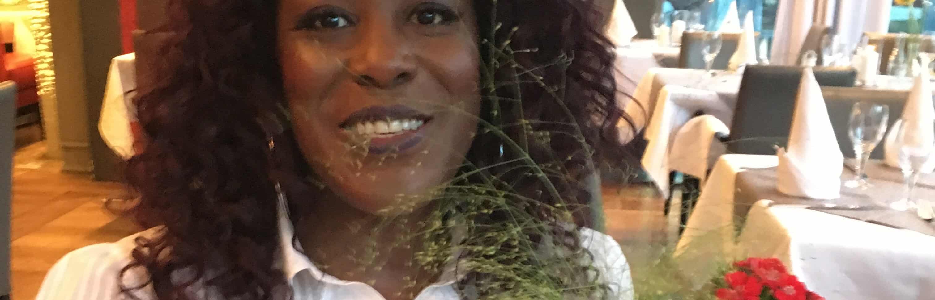 Janet Taylor mit Suche Deutschland. Geburtstagfeier oder finden unterstützt nach professionelle & Live Musik Sie Firmenevent & Ob hier. Ihre Taylor Live Coverband Veranstaltung, für Musiker Hochzeit, - Partyband Konzert für der Janet Ihr bei oder Show Event Sie in einer