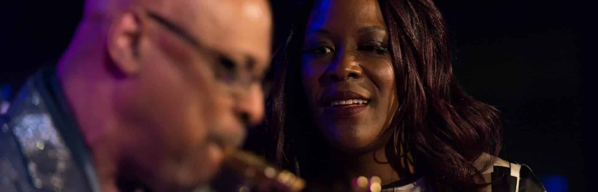 Hochzeitssängerin Janet Taylor aus Wiesbaden Frankfurt Hessen für Ihre Gospelhochzeit oder Gospelwedding Schwarze amerikanische Sängerin